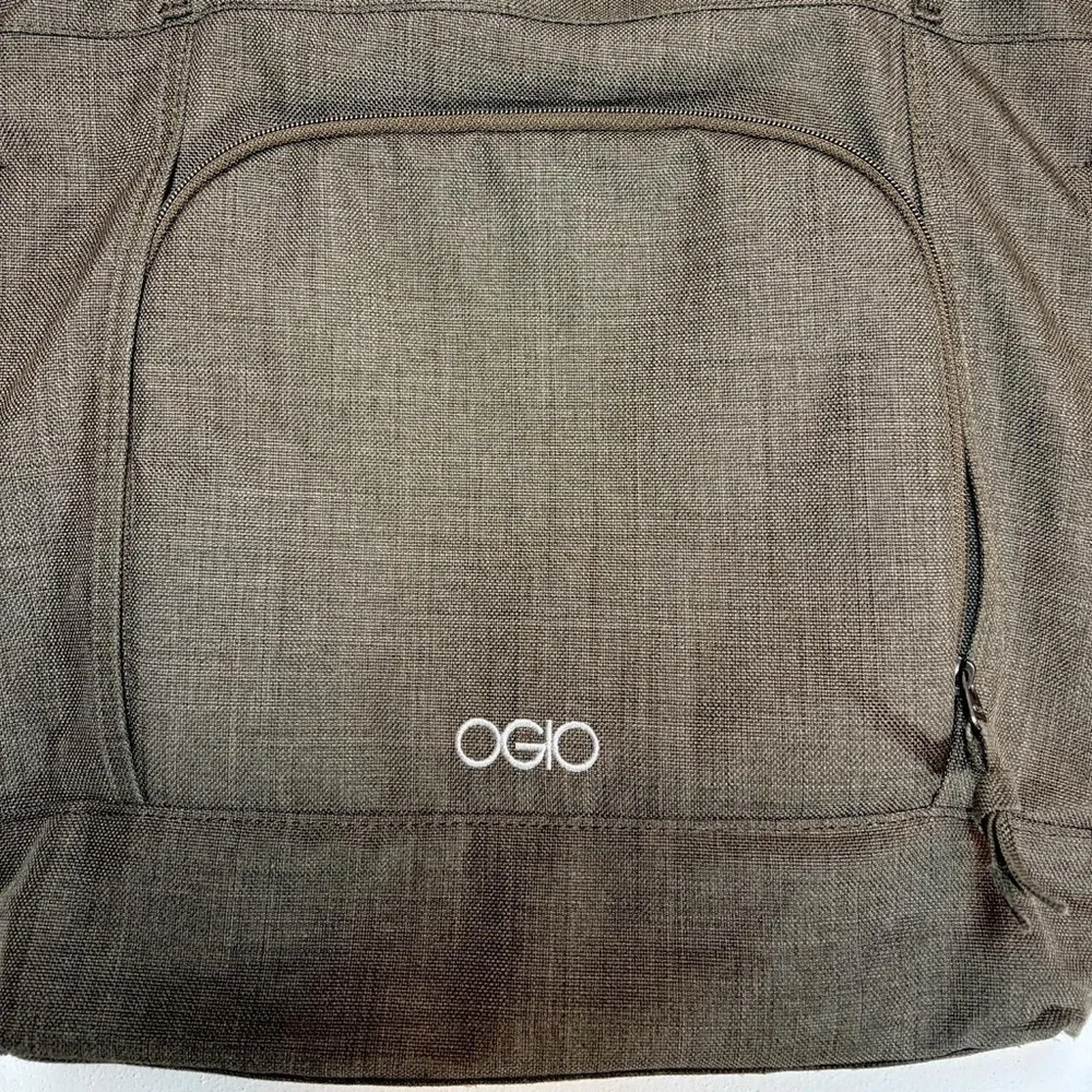 Ogio Hamptons laptop tote bag in brown/terra color w/ polka dot lining